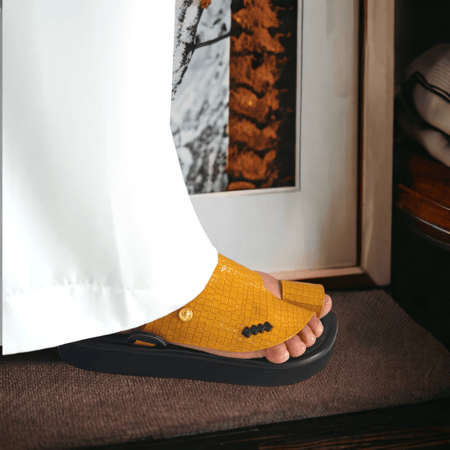 حذاء شرقي زبيري بنقشة لازار من الجانب