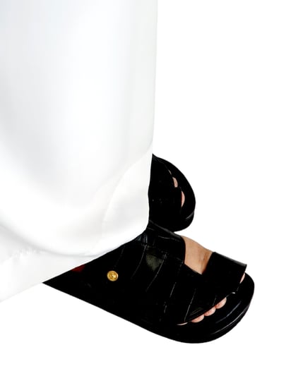 نعال شرقي أسود