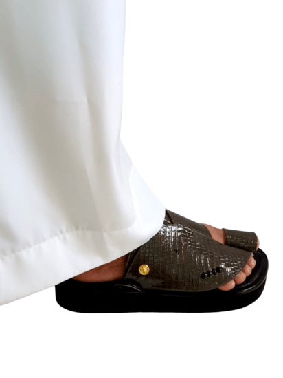 لقطة مقربة لتفاصيل نقش اللازار