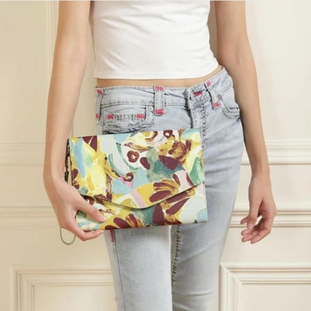 باوتش تيد بيكر Ted Baker