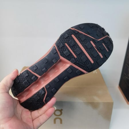 حذاء اون رانينج للنساء