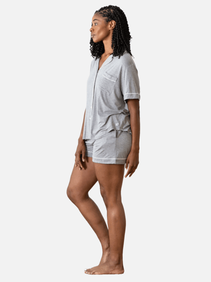 طقم بيجاما بأكمام قصيرة وشورت من البامبو الطبيعي-رمادي
