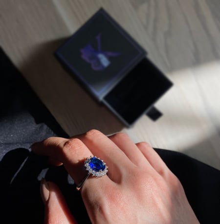 خاتم ديانا الازرق