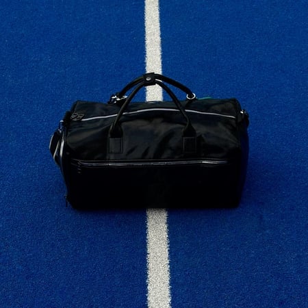 BLACK TRAVEL BAG + STRAP