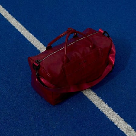 BURGUNDY TRAVEL BAG + STRAP