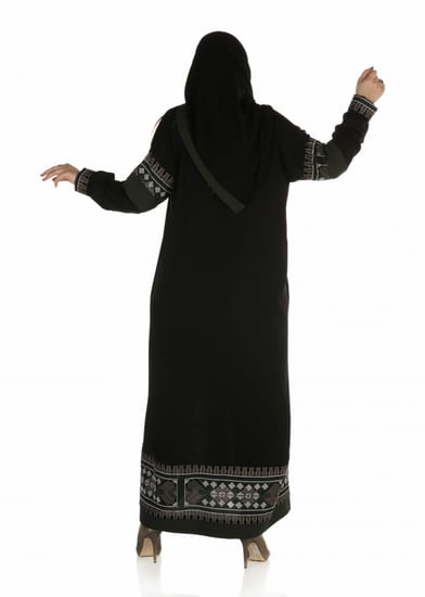 عباية منسوجة من القماش الملكي الفاخر مع طرحتها