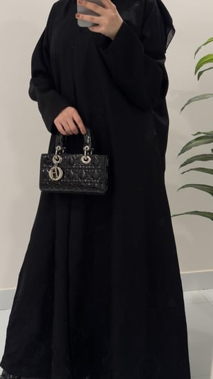 عبايه قمر (بتطريز اسود)