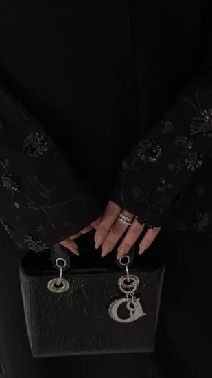 عبايه الجوهره مع طرحه