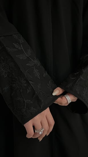 عبايه الشيماء اسود وطرحه قماش كويتي