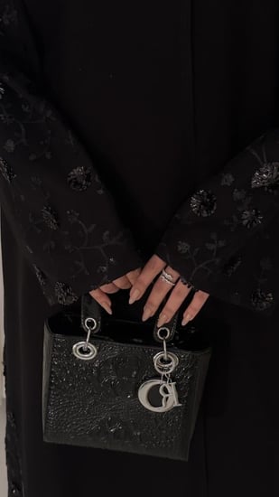 عبايه الجوهره مع طرحه