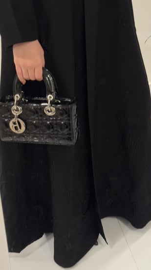 عبايه قمر (بتطريز اسود)