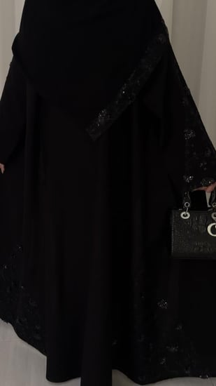 عبايه الجوهره مع طرحه