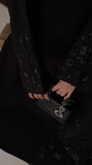 عبايه الجوهره مع طرحه