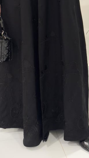 عبايه قمر (بتطريز اسود)