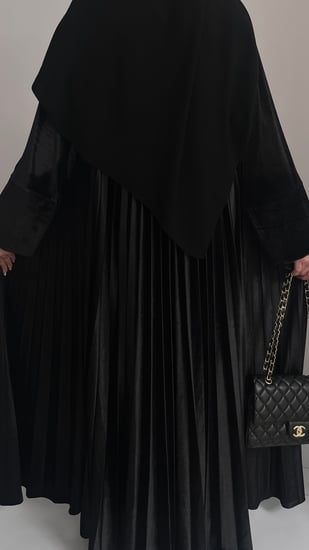 عبايه طله كسرات مخمل