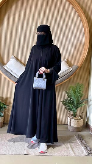 عباية مع قيطان مبروم