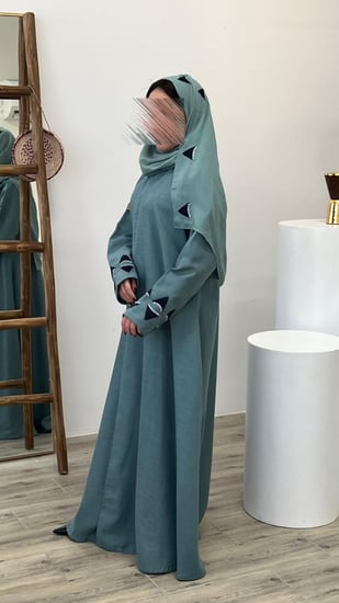 عبايه لنن تطريز