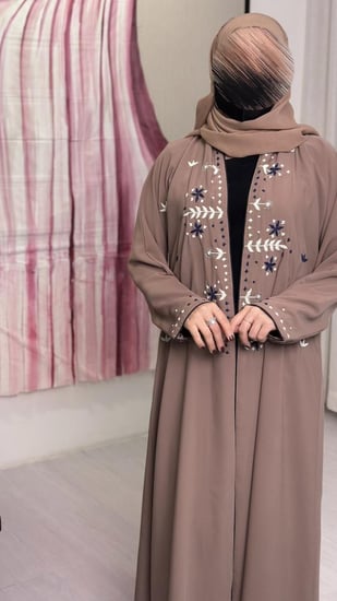 كريب خفيف مطرز