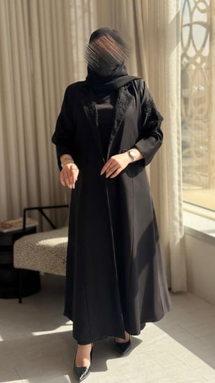 عباية كتان تطريز شك يدوي ع الاكمام قلاب