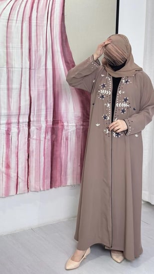 كريب خفيف مطرز