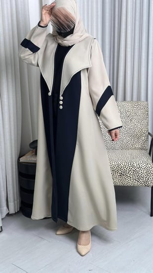 عباية جود كريب سيراميك ملكي بياقة رسمية عريضة