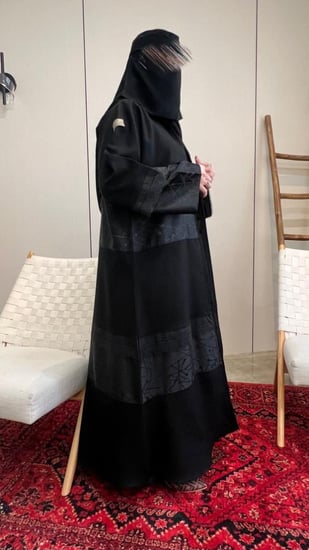 عباية رِيـتـال حرير بلمعة ملكية وتفاصيل أكمام ساحرة