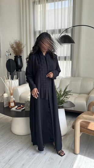 موديل شكل  هندسي مربعات من نفس القماش حرير ياباني