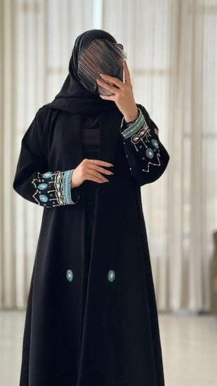 عباية كرريب تطريز شك يدوي ع الاكمام والعباية