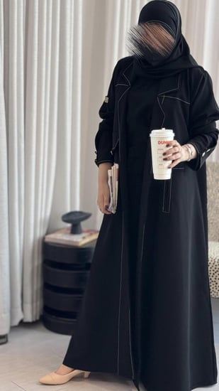 بليزر رسمي كريب سيراميك مبطن حرير مع دق انيق بياقه وقصه فالظهر