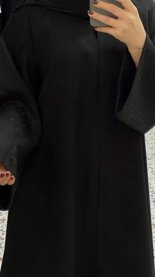 عبايه كتان كلوش تطريز فالاكمام