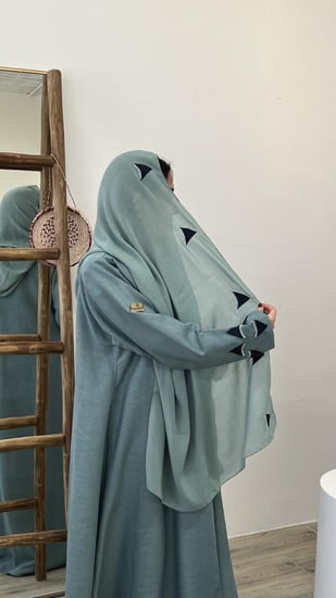 عبايه لنن تطريز