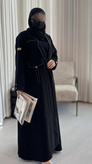 بليزر رسمي كريب سيراميك مبطن حرير مع دق انيق بياقه وقصه فالظهر