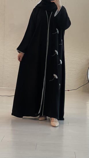عباية قماش انترنت ناعم بشك انيق قصه عادية