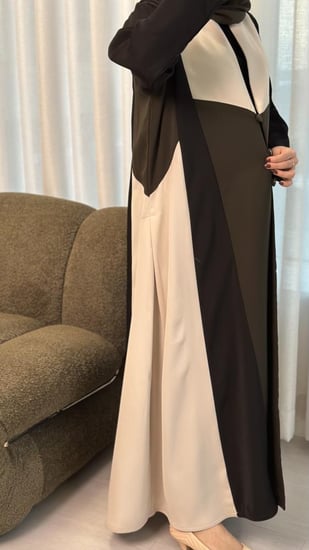 عباية ترند كريب ملكي خفيف كسره بالجوانب مقفله