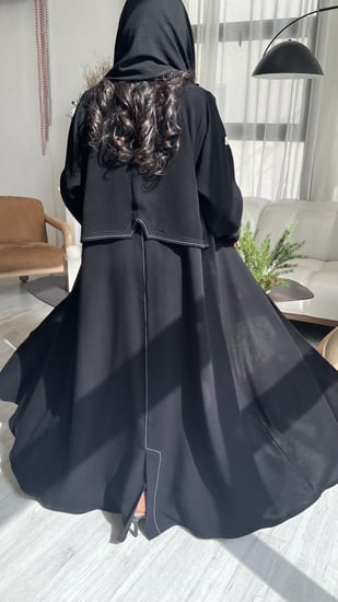 كريب سراميك بياقة مع دق انيق