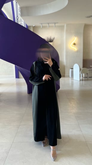 قماش باربي مع فيراري بياقه نص كلوش