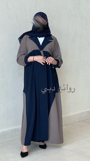 الراقيه بياقة نص كلوش ساده