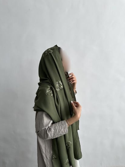 اخضر مطرز اخضر