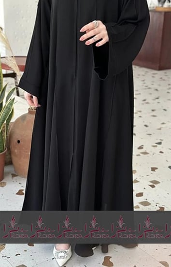 عباية كسرات كامل بلمسه فنيه لاطلاله فريده