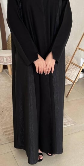 عبايه كتان بتصميم عصري