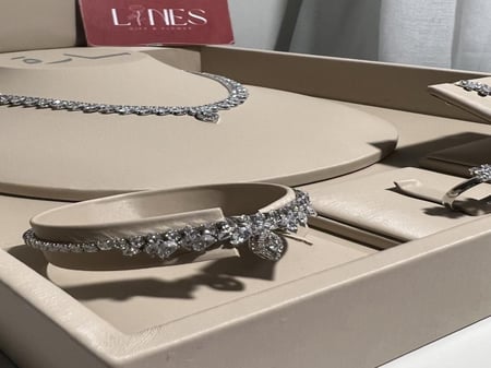 طقم عقد راقي