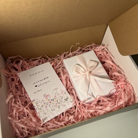 عقد تنس وردي