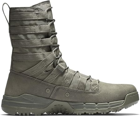 بسطار نايك زيتي رياضي  36