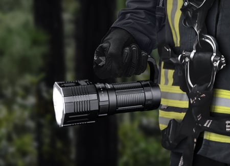 كشاف LR60R بقوة 21000 شمعة Fenix