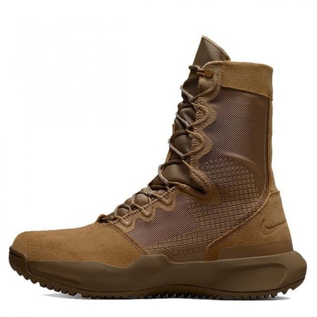 بسطار نايك الجديد - بسطار نايك بني