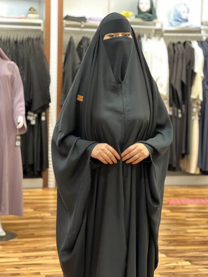 عبايه راس مسكره بشت قماش حرير