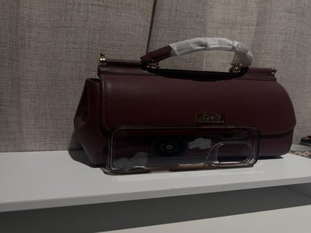 شنطة دولتشي اند غابانا شامل الملحقات كبير