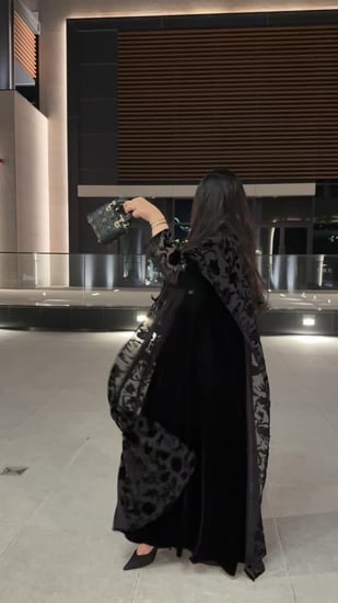 عباية شتوية مخمل ملكي