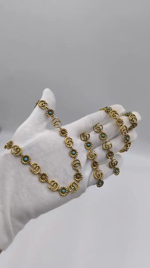 طقم قوتشي ٤ قطع