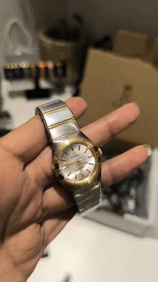 ساعة اوميقا ساده بدون فصوص